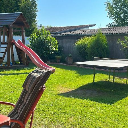 Cseresznyés Ház Lipót Exterior foto